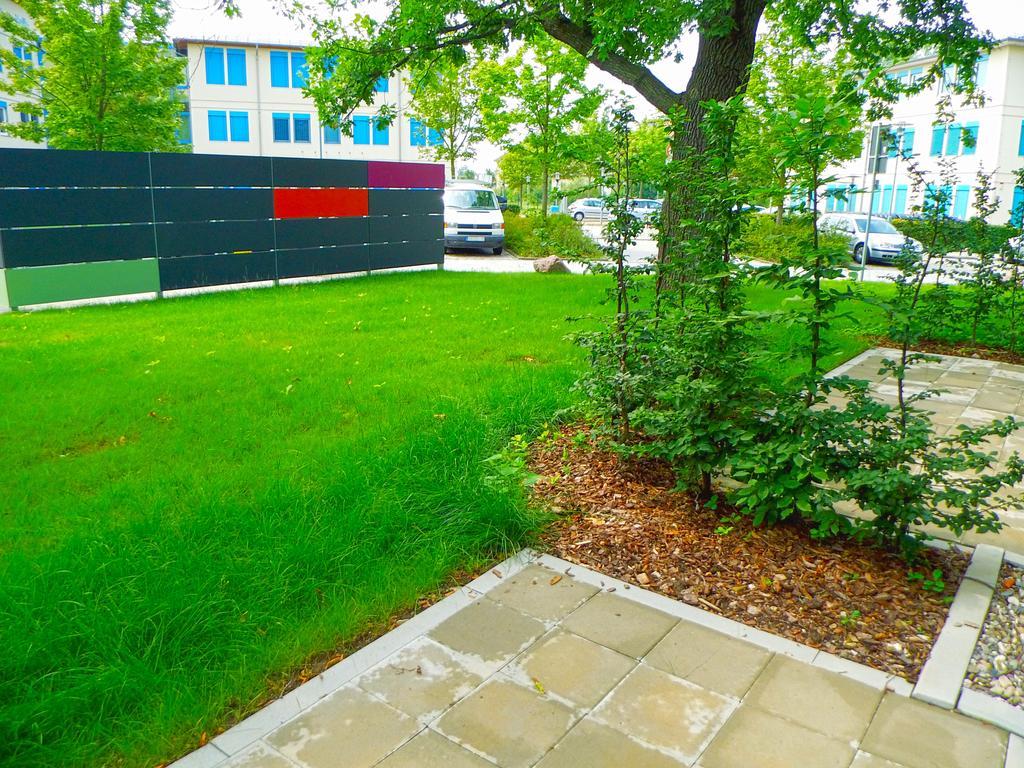 Boardinghaus Weinberg Campus Aparthotel Halle  Exterior foto